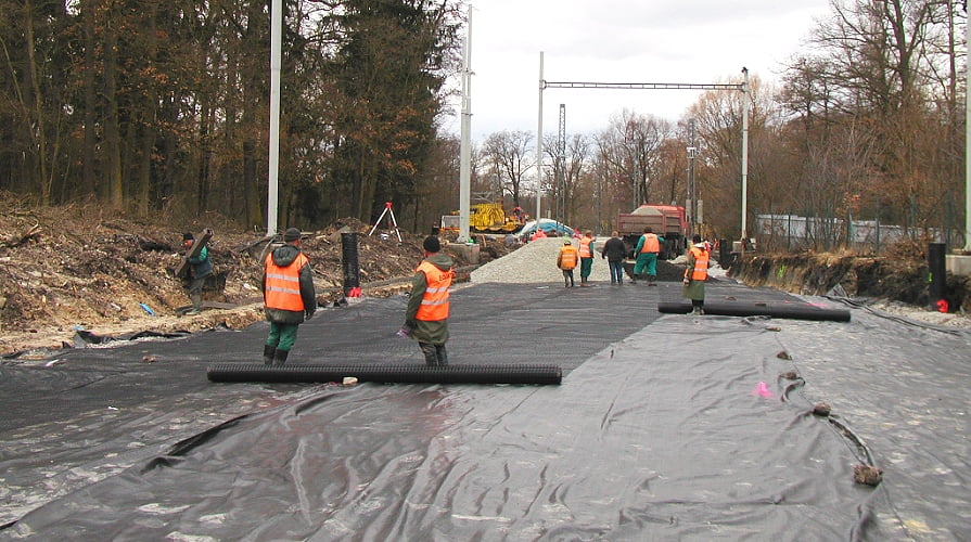 Geotextília georács alatt